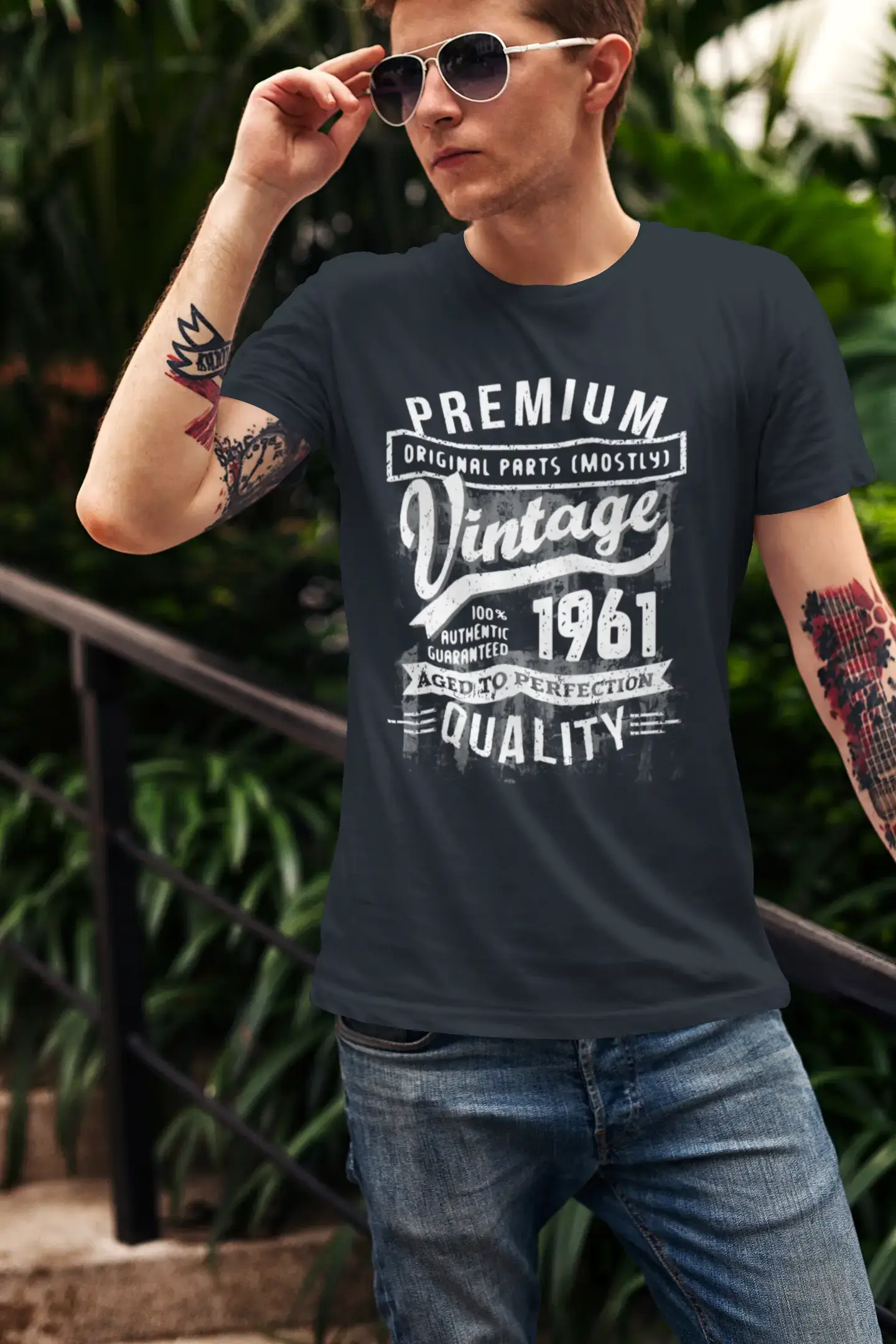 ULTRABASIC - Graphic Men's 1961 Aged to Perfection Birthday Gift T-Shirt