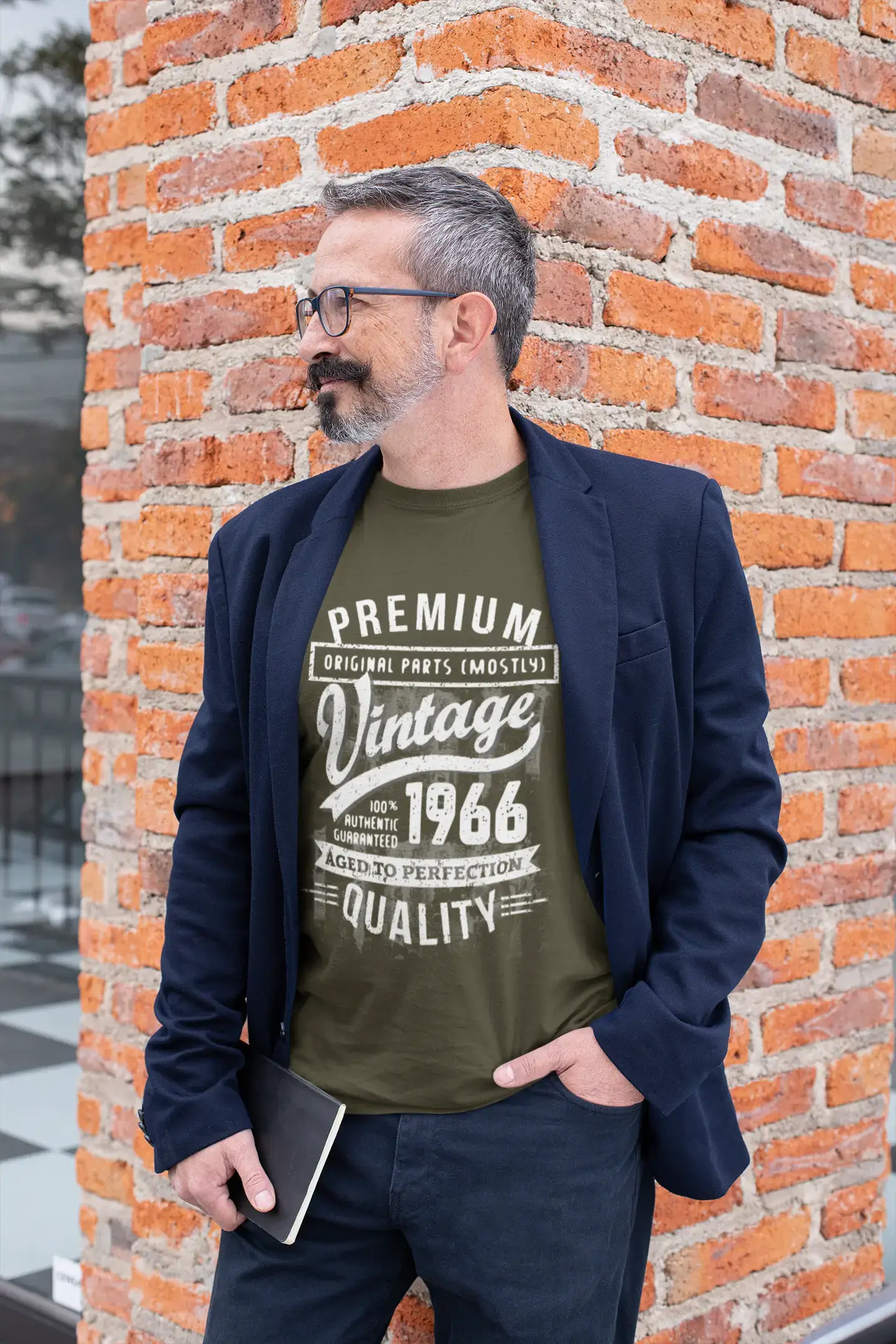ULTRABASIC - Graphic Men's 1966 Aged to Perfection Birthday Gift T-Shirt