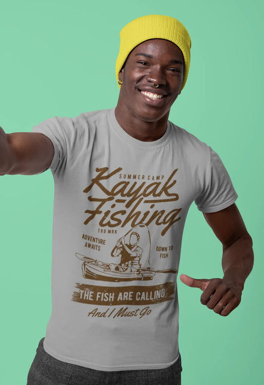 ULTRABASIC Men's T-Shirt Kayak Fishing - The Fish Are Calling And I Must Go - Gift For Fishermen