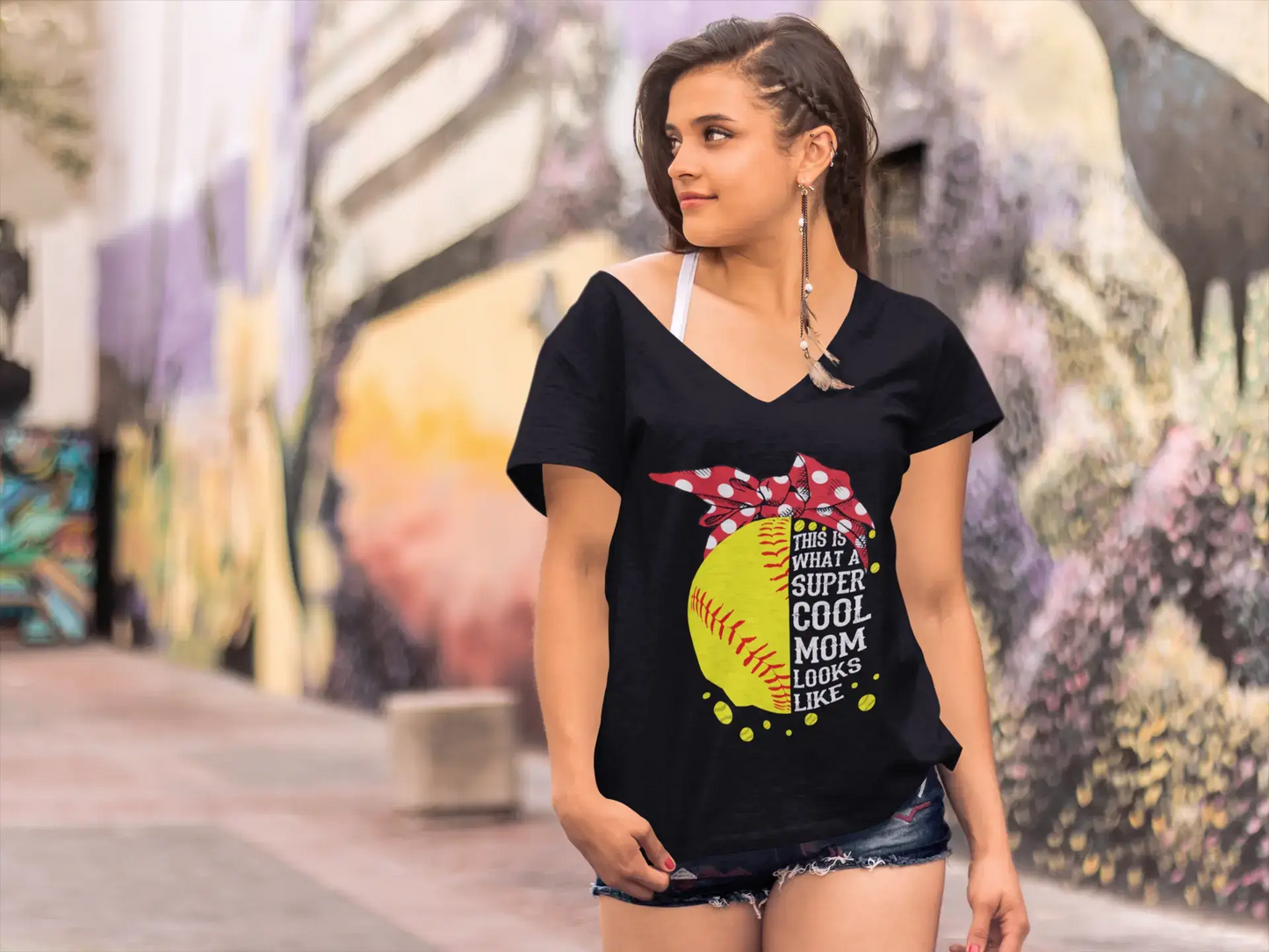 ULTRABASIC Women's V-Neck T-Shirt This Is What a Super Cool Mom Looks Like - Funny Mom's Quote